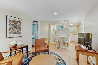 1BR Cottage with Tranquil Charm and Great Location - 9