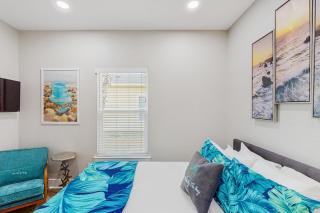 Three Palms By The Bay - 1