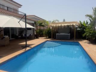 VILLA BLOSSOM in the beautiful area of Puerto Santiago Tenerife with 5 bedrooms for up to 10 guests private swimming pool and many other activities to entertain the family Secure parking for 2 cars and disabled access throughout - 8