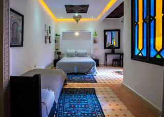 Riad Tala - 9