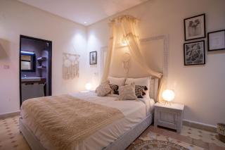 Riad Tala - 1