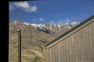 Pinnacle Peaks - Queenstown Holiday Home - 1