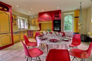Lariboisiere - - 2