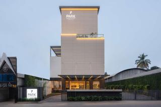 Park Inn & Suites by Radisson Thrissur East Fort - 6