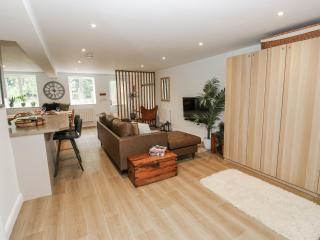 Canal View Apartment - Skipton - 3