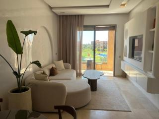 Luxury 2 bedroom apartment with pool - 0