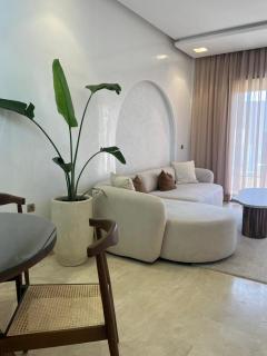 Luxury 2 bedroom apartment with pool - 7