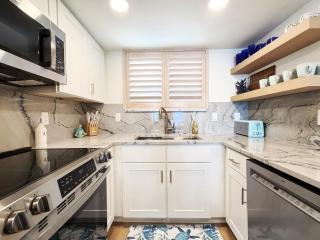 Stylish Oceanfront Corner Condo - Steps to Beach & Flagler Ave Fun - 4