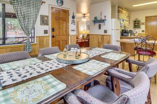 10 Mi to Show Low Pinetop-Lakeside Family Cabin! - 2