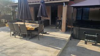 house, swimming pool, jacuzzi 6-8 people - 4