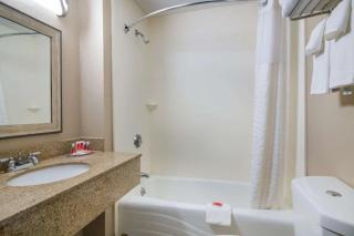 Howard Johnson by Wyndham Malden Boston Area - 3