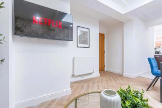 #58 Stylish and Central Sutton 2BR 2Bath - 4