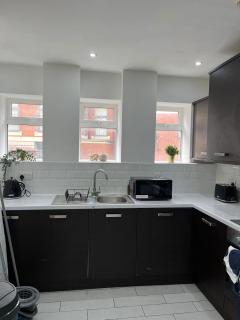 #58 Stylish and Central Sutton 2BR 2Bath - 7