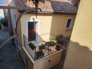 Il Grottino, Tuscan Village Apartment - 0