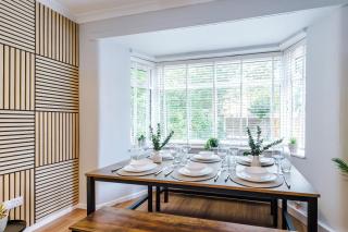 2 Bedroom House Near Manchester Airport with Free Parking, Ideal for Travellers and Contractors - Hosted by Eason Stays - 7