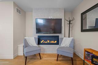 Modern Townhome For Long Stays Near Sloans Lake - 1