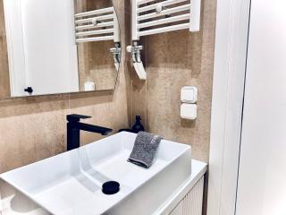 Elegant Acropolis Hideaway , Chic Koukaki Living,4 Persons, near all touristic zones - 8