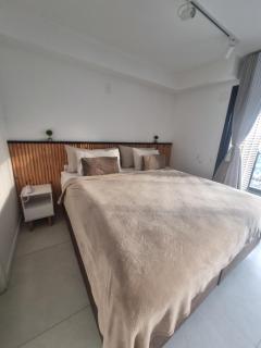 A spacious & bright studio with a beautiful view - 3