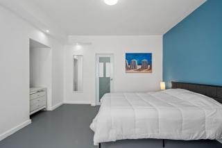 Otium Beach Walking Distance King Size Bed - 0