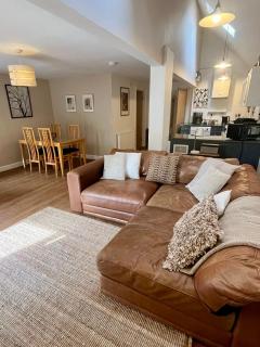 The Granary, Wonderful Riverside Accommodation - 9