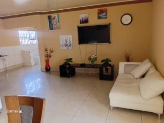 M Palace Guest House - 8