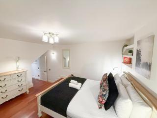 Modern 3-Bedroom Baker Street flat near Mayfair, Oxford Street & West End - 6