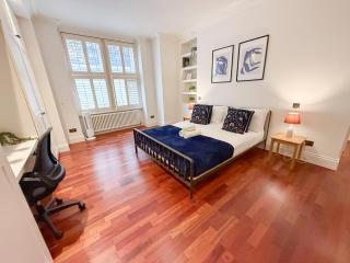 Modern 3-Bedroom Baker Street flat near Mayfair, Oxford Street & West End - 4