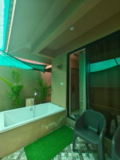 The Sharva 3 by Shiva stays with Open Air Bathtub, Close to Varca beach - 8