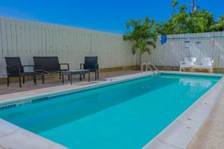 Walk to Beach Condo with Pool unit C - Island Morning Sun 3 - 3