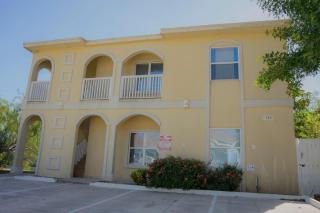 Walk to Beach Condo with Pool unit C - Island Morning Sun 3 - 1