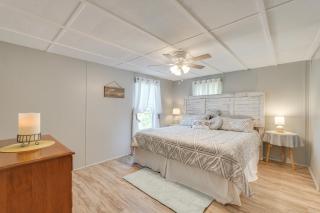 Fish, Swim and More Quiet Retreat on Lake Sinclair! - 1