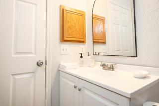 Vacation home at the San Antonio Medical Center-UTSA, Sea world, airport - 5