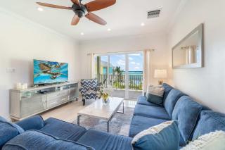 The Penthouse at The Cottages 2BR Oceanfront LUXE Condo - 9
