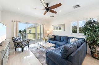 The Penthouse at The Cottages 2BR Oceanfront LUXE Condo - 4