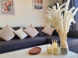 Duplex 1BR King Bed and1 Sofa Bed By the Pool - 8