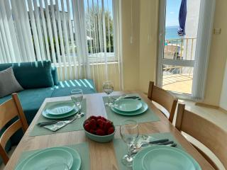 Sunny Home by the Sea - 6