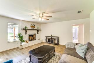 Near Shops and Eats Commuter-Friendly FWTX Home - 7