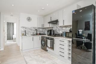 Modern South Wimbledon Apartment - 5