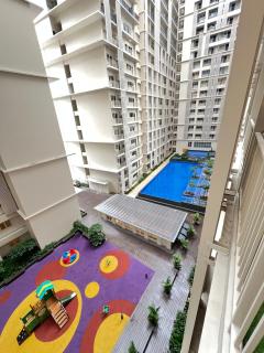Luxe 1BR Condo - Near BGC & Venice Grand Canal - 5