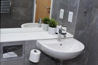 Luxury 2-Bed Apt - Heart of Bham Free Parking - 4