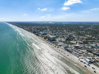 Oceanfront Condo - Beach, Pool & BBQ, Steps from Flagler Ave - 5