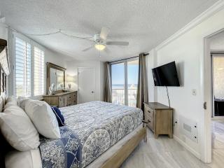 Bright Oceanview Condo - Steps to Sand and Flagler Dining Scene - 1