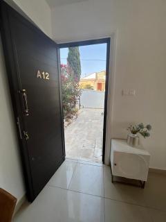 Spacious 1BDR Sea View & Pool - 8