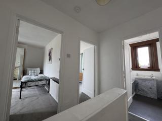 Sea Road Retreat - Great for contractors - 8