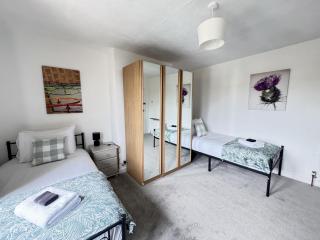Sea Road Retreat - Great for contractors - 1