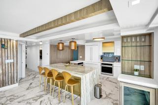 Luxury Oceanfront Condo 2BR 2.5BA with 700Sqft Terrace Sauna Resort Amenities and Pools 1501 - 3