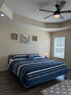 Quiet Spacious Home in the Woods - 8