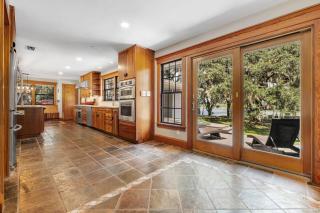 Booking now! Lake, Pool, Spa, Man-Cave, Game Room - 3