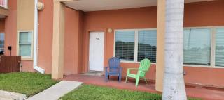 La Isla F102 condo - 1