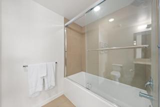 The Iris-Modern 3BD in the Heart of Marina del Rey-Pool,Gym,Jacuzzi-Near LAX - 5